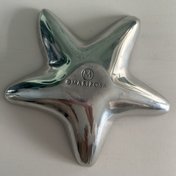 Mariposa Golden Brown Enamel on 100% Recycled Aluminum Starfish Tray from Mexico - Picture 4 of 5